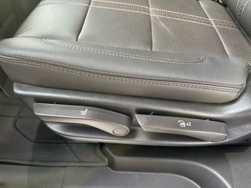 Used 2025 Chevrolet Tahoe High Country image 63