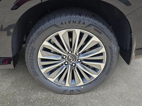New 2026 INFINITI QX80 Luxe RWD image 32