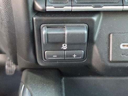 Used 2022 Chevrolet Silverado 2500 LTZ w/ LTZ Convenience Package image 25