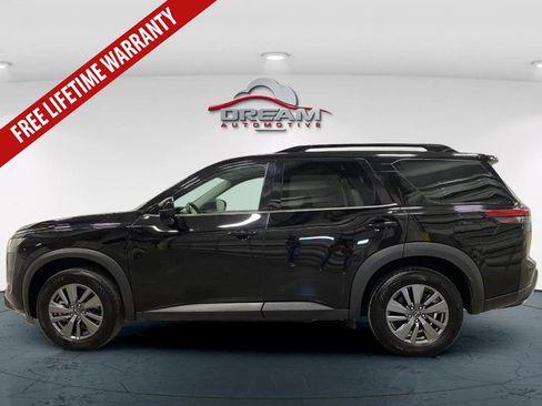 Used 2025 Nissan Pathfinder SV FWD image 16