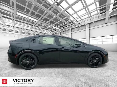 New 2026 Toyota Prius Plug-In Hybrid FWD image 2