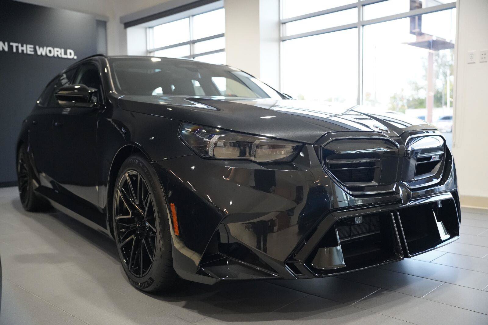 New 2027 BMW M5 Touring AWD/4WD image 4