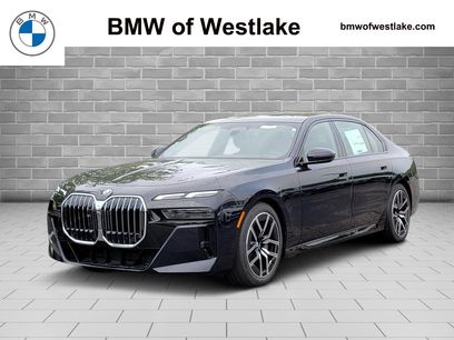 New 2025 BMW 760i xDrive w/ Luxury Rear Seating Package