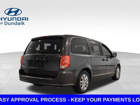 Used 2019 Dodge Grand Caravan SE w/ UConnect Hands-Free Group FWD image 2