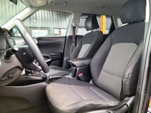 Used 2020 Kia Soul LX FWD image 13