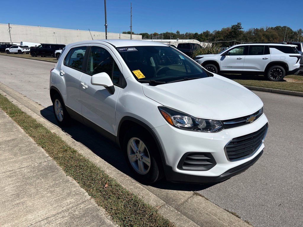 Used 2020 Chevrolet Trax LS FWD image 2