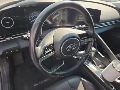 Used 2023 Hyundai Elantra Limited FWD image 15