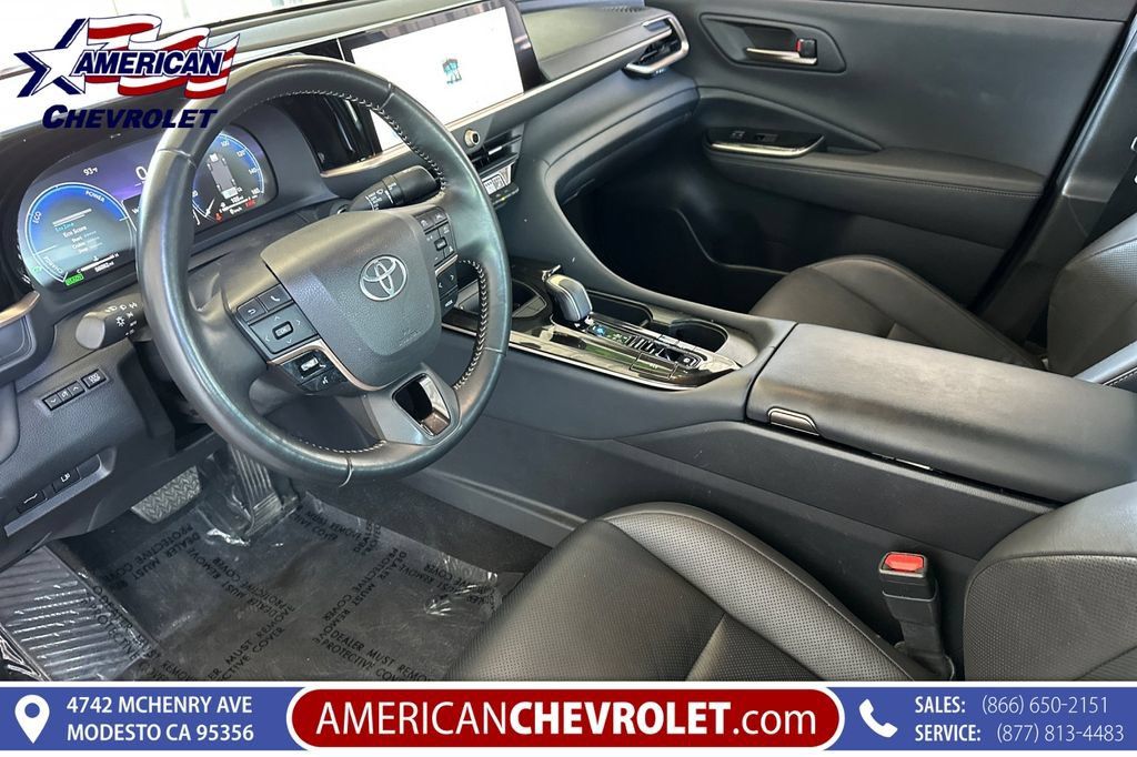 Used 2024 Toyota Crown AWD/4WD image 10