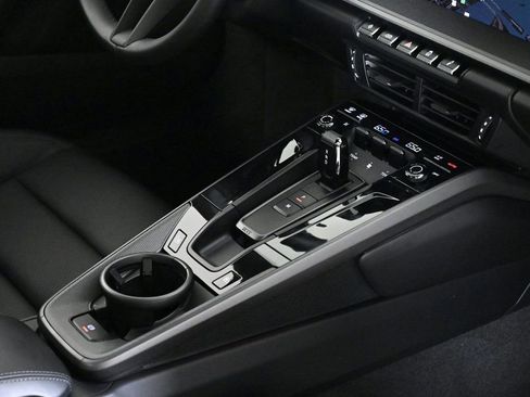 Used 2025 Porsche 911 Carrera w/ Sport Chrono Package image 25