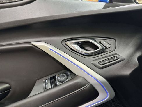 Used 2017 Chevrolet Camaro LT RWD image 17