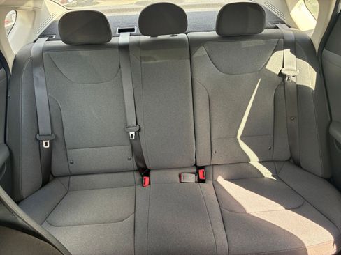 Used 2025 Kia K4 LXS image 37