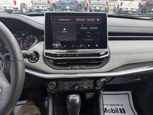 Used 2023 Jeep Compass Latitude w/ Convenience Group image 12