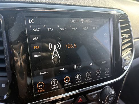 Used 2019 Jeep Grand Cherokee Laredo AWD/4WD image 36