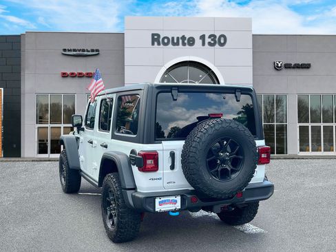 Used 2024 Jeep Wrangler Unlimited AWD/4WD image 3
