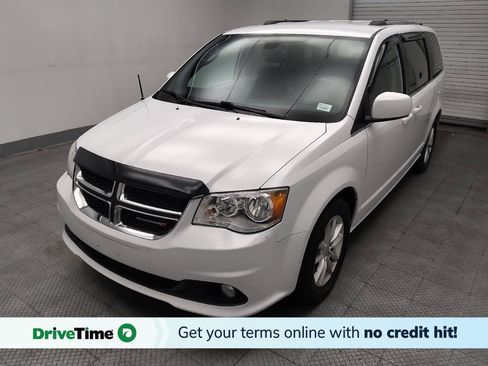 Used 2018 Dodge Grand Caravan SXT FWD image 1