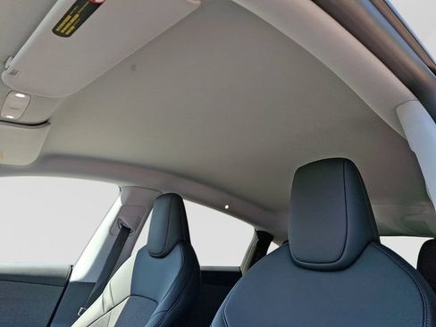 Used 2026 Tesla Model Y 2WD image 17