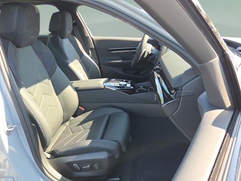 New 2026 BMW 530i w/ M Sport Package RWD image 17