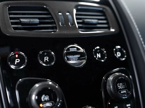 Used 2017 Aston Martin Vanquish Coupe image 23