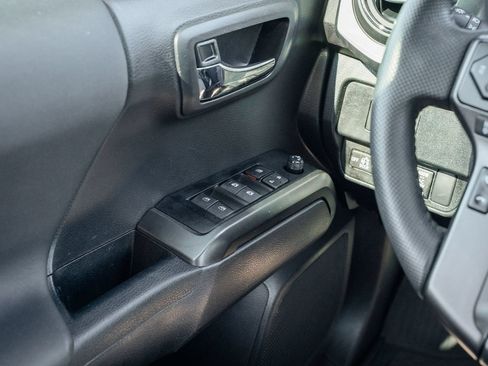 Used 2022 Toyota Tacoma TRD Sport w/ Technology Package RWD image 34