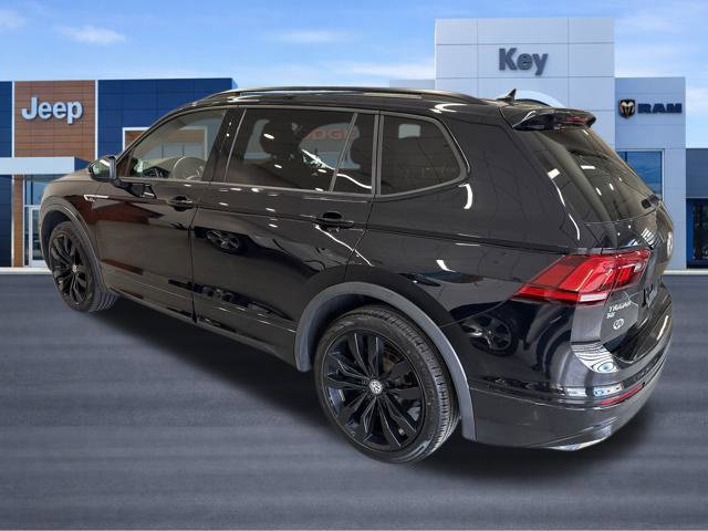 Used 2021 Volkswagen Tiguan SE R-Line AWD/4WD image 4