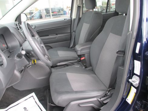 Used 2012 Jeep Compass Latitude FWD image 14