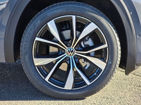 New 2026 Volkswagen Atlas Cross Sport SEL Premium R-Line image 9