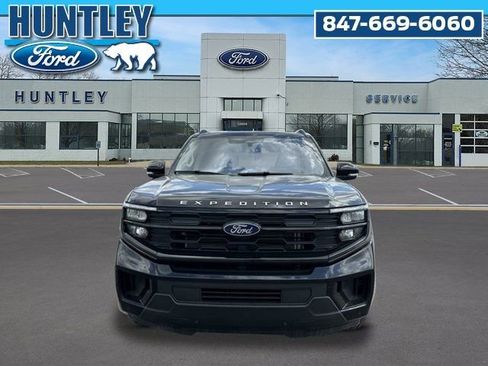Used 2025 Ford Expedition Active AWD/4WD image 3