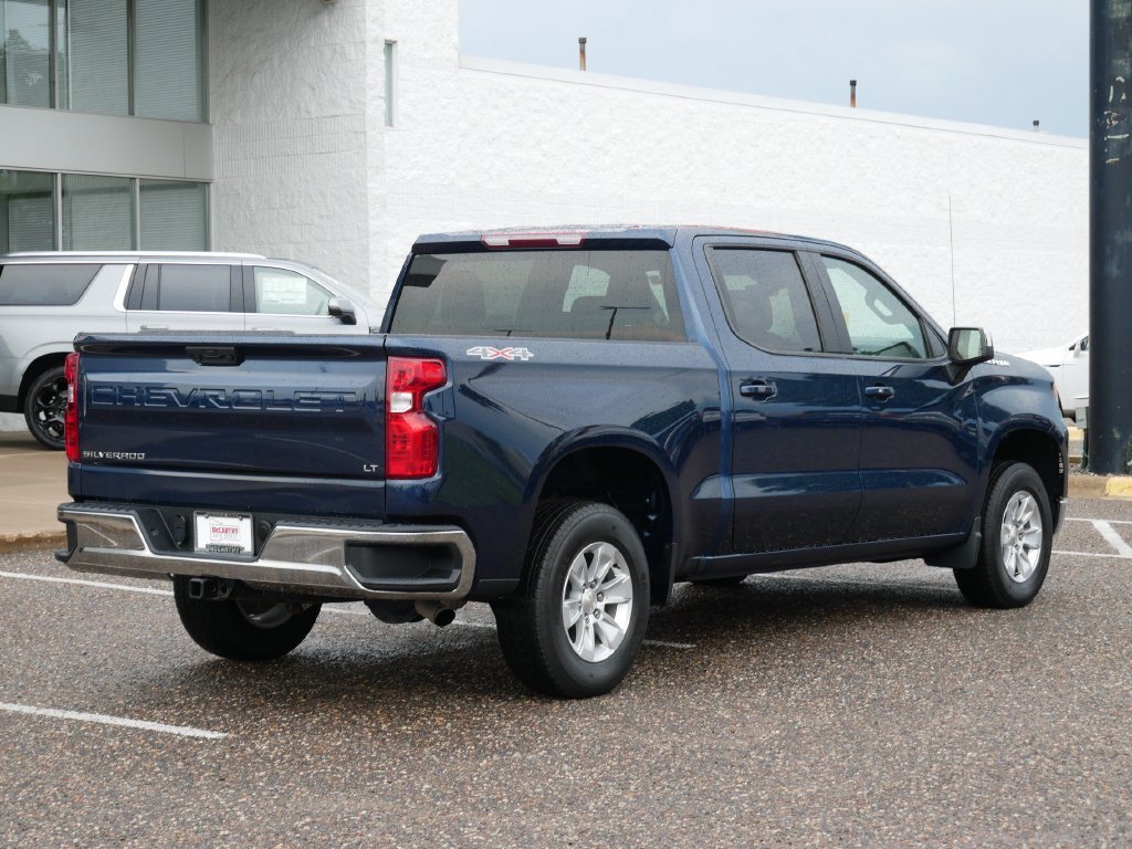 Used 2023 Chevrolet Silverado 1500 LT AWD/4WD image 3