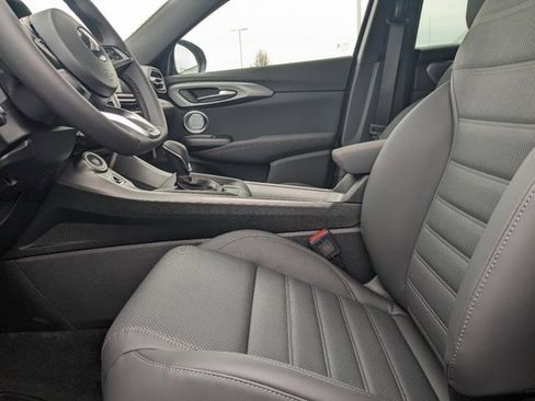 New 2024 Dodge Hornet R/T Plus w/ R/T Blacktop Package image 18