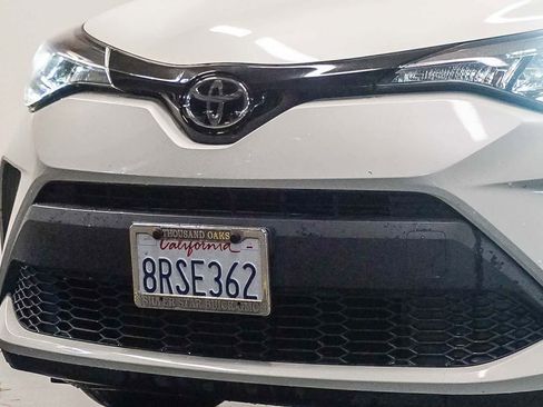 Used 2020 Toyota C-HR LE FWD image 8