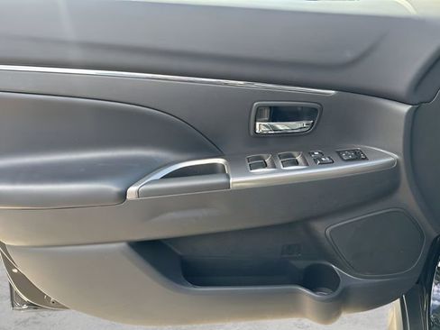 Used 2025 Mitsubishi Outlander Sport SE AWD/4WD image 9