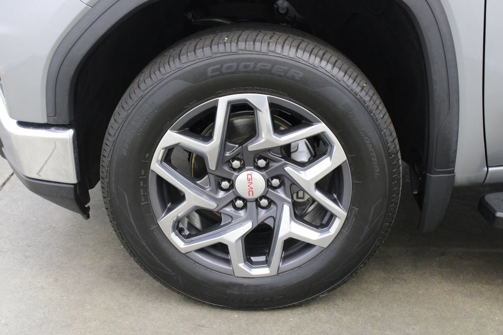 Used 2023 GMC Sierra 1500 SLT w/ SLT Premium Plus Package AWD/4WD image 29