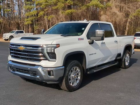 Used 2024 Chevrolet Silverado 2500 LTZ w/ LTZ Plus Package image 4