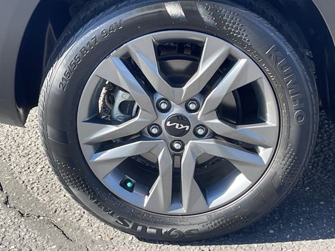 Used 2023 Kia Seltos LX image 8