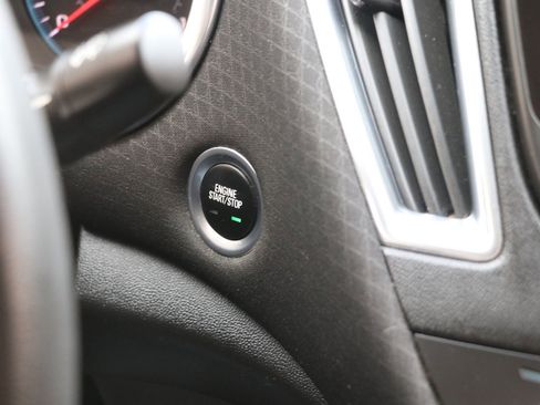 Used 2020 Chevrolet Malibu LT image 24