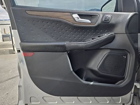Used 2020 Ford Escape Titanium AWD/4WD image 14