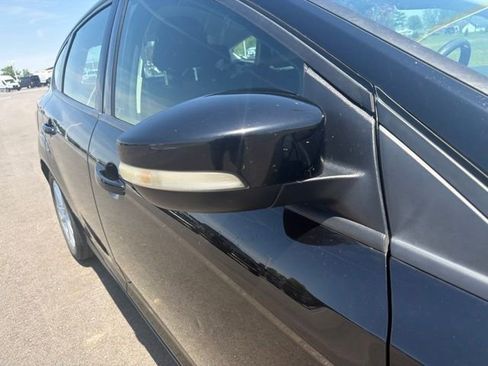 Used 2017 Ford Focus SE FWD image 5