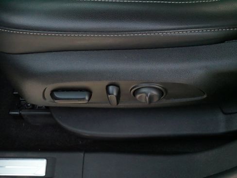 Used 2023 GMC Acadia SLT image 20