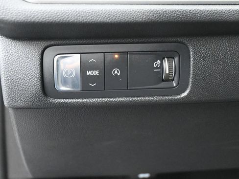 Used 2024 Chevrolet Traverse LT FWD image 16