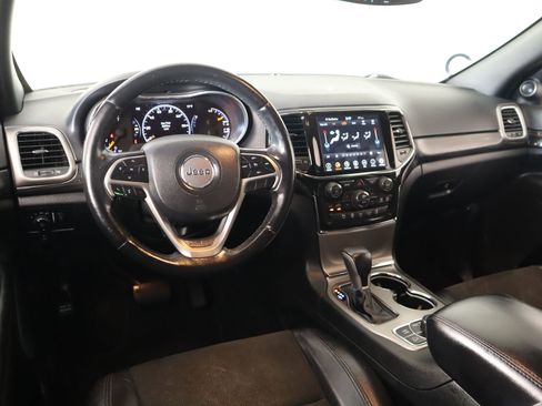 Used 2022 Jeep Grand Cherokee Laredo X AWD/4WD image 2