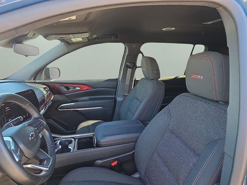 Used 2024 Chevrolet Traverse Z71 image 11