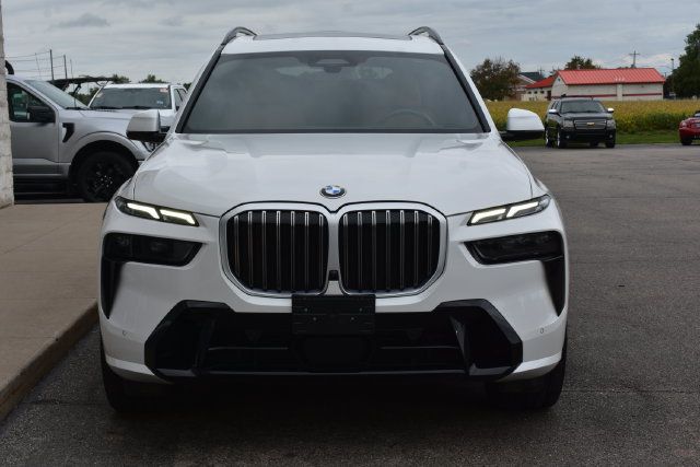 Used 2026 BMW X7 xDrive40i AWD/4WD image 17