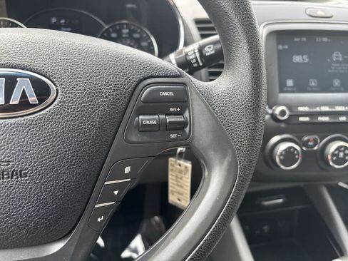 Used 2018 Kia Forte LX w/ LX Popular Package FWD image 12