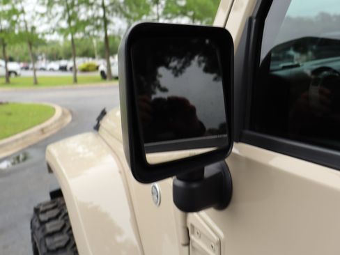 Used 2016 Jeep Wrangler Unlimited Sahara w/ Dual Top Group AWD/4WD image 21