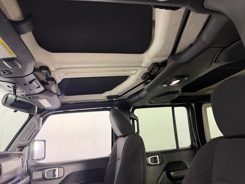 Used 2018 Jeep Wrangler Unlimited Sport S AWD/4WD image 23