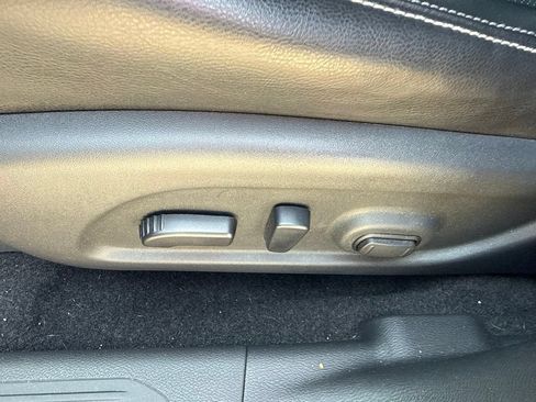 Used 2018 Nissan Murano Platinum FWD image 12