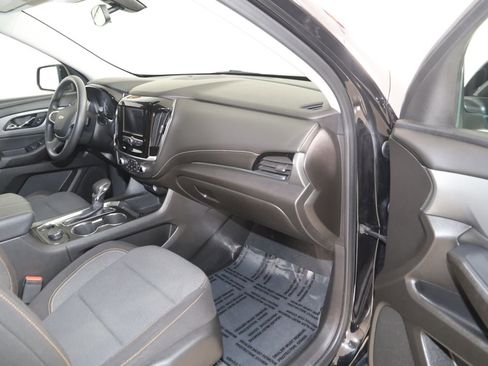 Used 2021 Chevrolet Traverse LS image 38