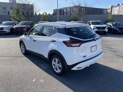 Certified 2025 Nissan Kicks Play S image 6
