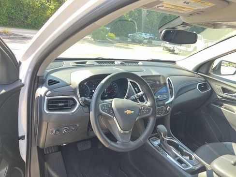 Used 2023 Chevrolet Equinox Premier AWD/4WD image 10