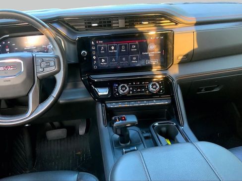 Used 2023 GMC Sierra 1500 AT4 w/ AT4 Premium Package AWD/4WD image 7